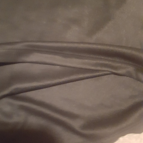 A Lace-and-ruffled two bow shirt - Picture 4 of 8